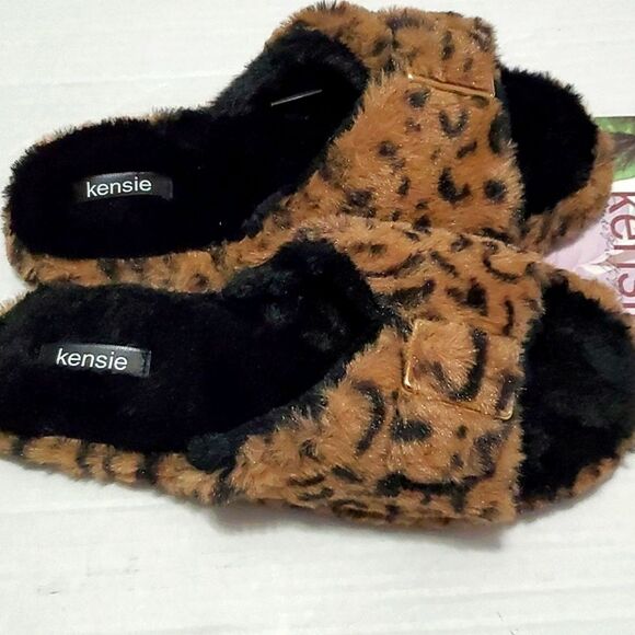 Kensie Leopard Print Soft Fuzzy Memory Foam Slippers 9 - Picture 3 of 11
